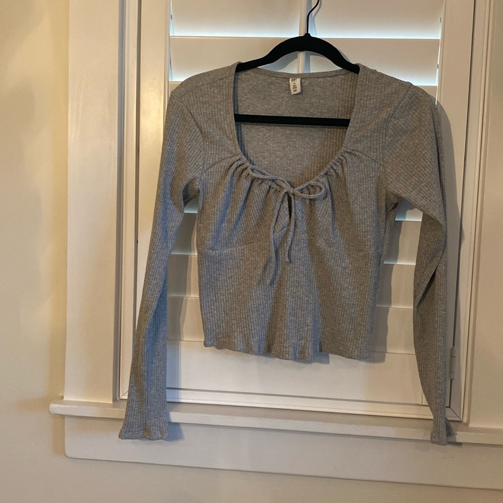 Grey short top